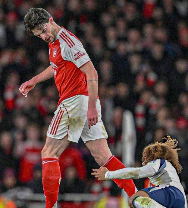 欧冠5连胜，阿森纳终结拜仁不败纪录，联赛与欧冠双线领跑激战切尔西