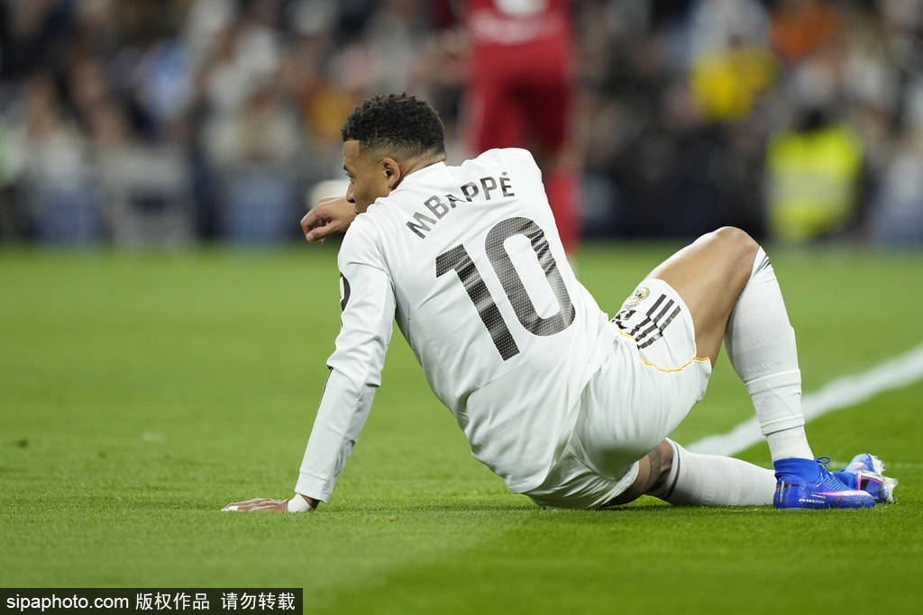 西媒披露姆巴佩伤情内幕:执迷打破C罗进球纪录 不惜带伤作战